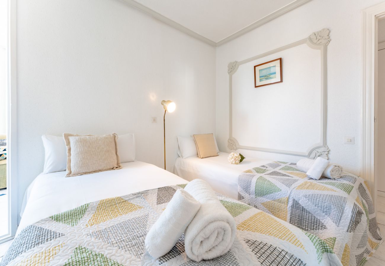 Apartamento en Torremolinos - MalagaSuite Mountain & Coast Horizon