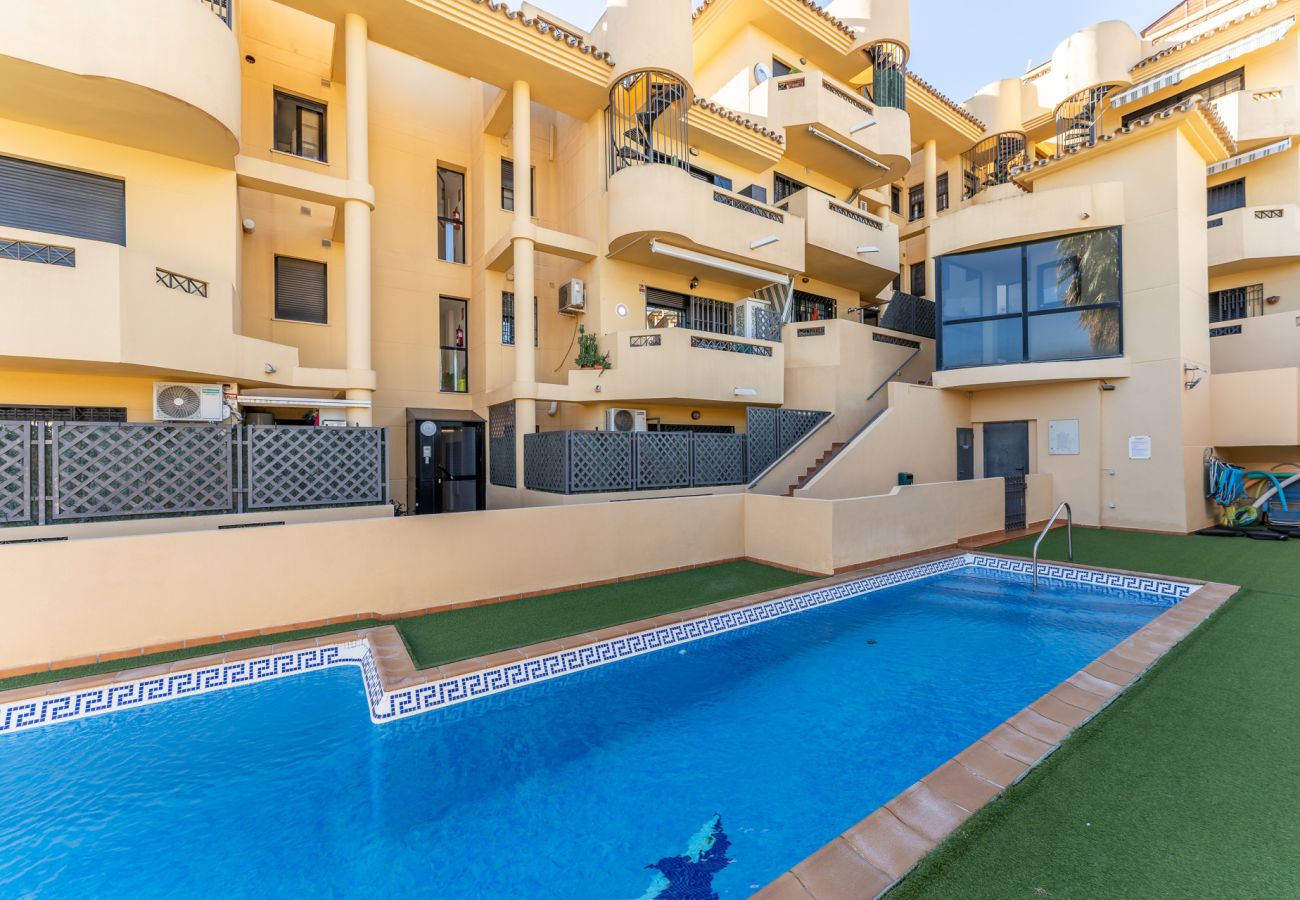 Apartamento en Torremolinos - MalagaSuite Beautiful Pool & Parking