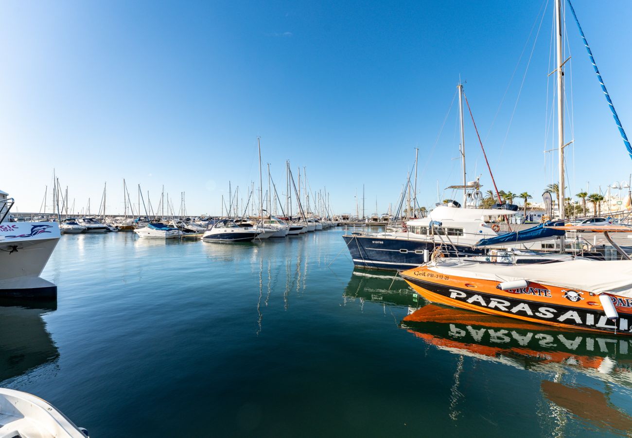 Ferienwohnung in Benalmádena - MalagaSuite Puerto Marina Benalmadena