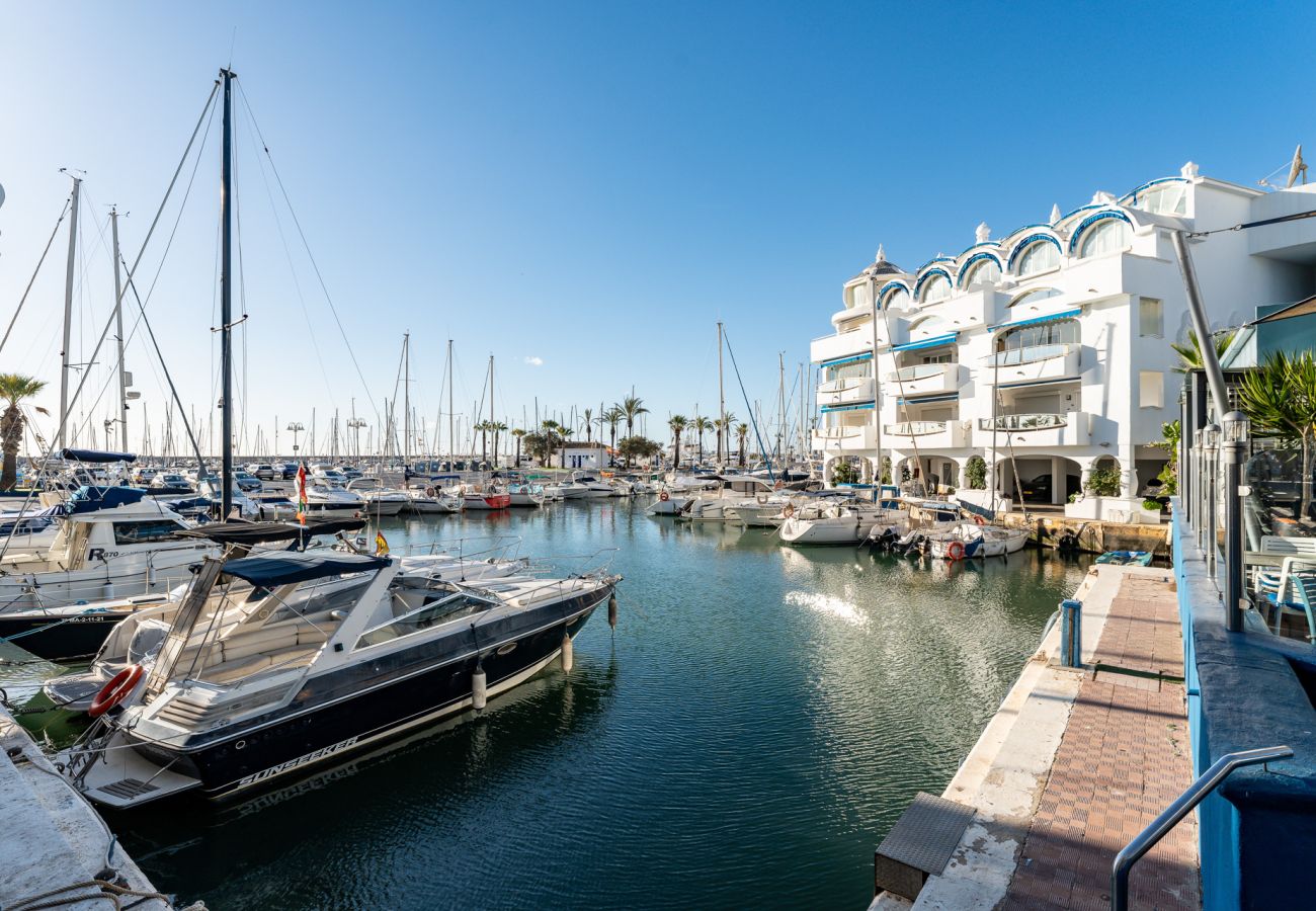 Ferienwohnung in Benalmádena - MalagaSuite Puerto Marina Benalmadena