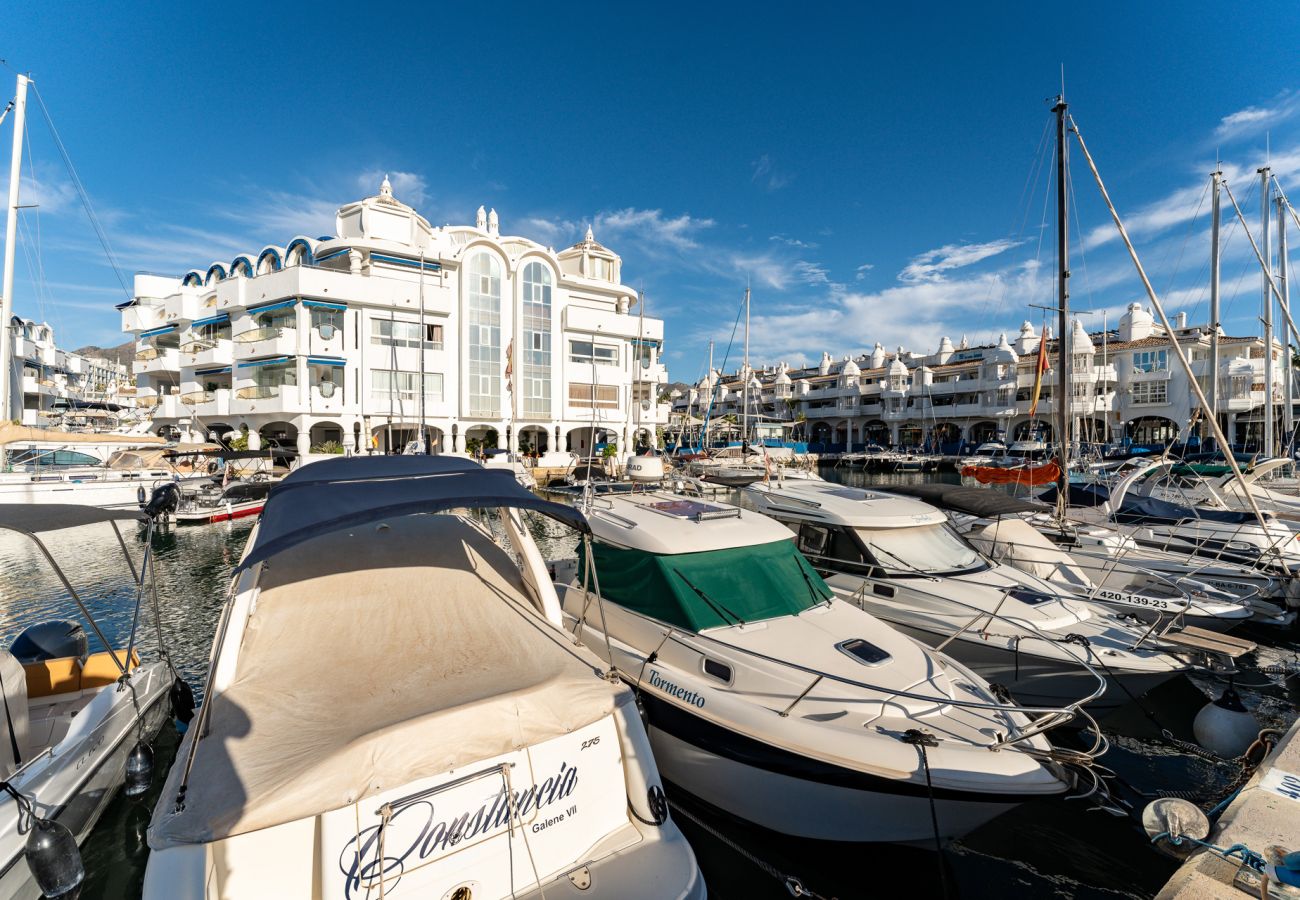 Ferienwohnung in Benalmádena - MalagaSuite Puerto Marina Benalmadena