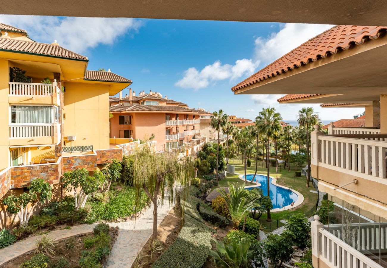 Apartment in Fuengirola - MalagaSuite Higueron Sport Club&Pool