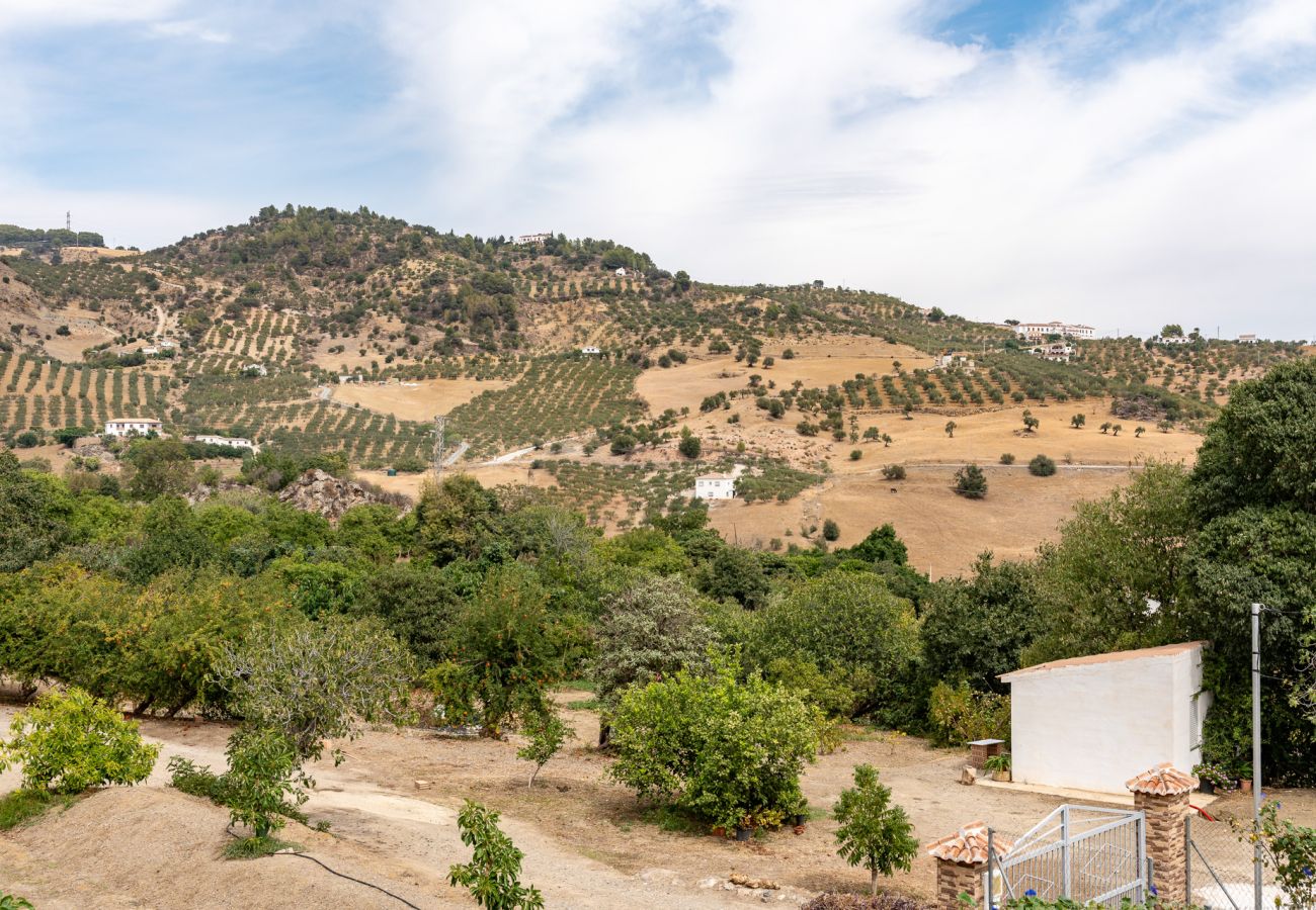 乡间别墅 在 Casarabonela - MalagaSuite Cortijo Robles